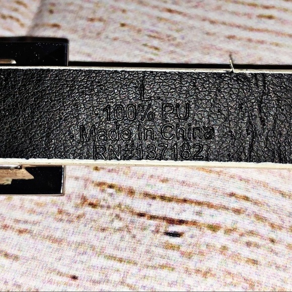 BeBe Light Pink Skinny Belt With Grommets Size L - Picture 3 of 4